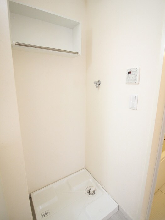 物件内観写真16　(洗濯機置場)