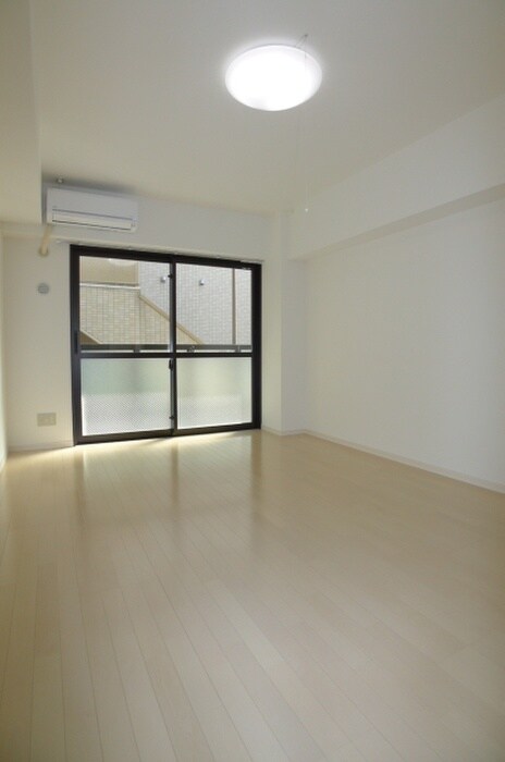 物件内観写真10　(室内からの展望)