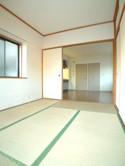 物件内観写真8　(居室)