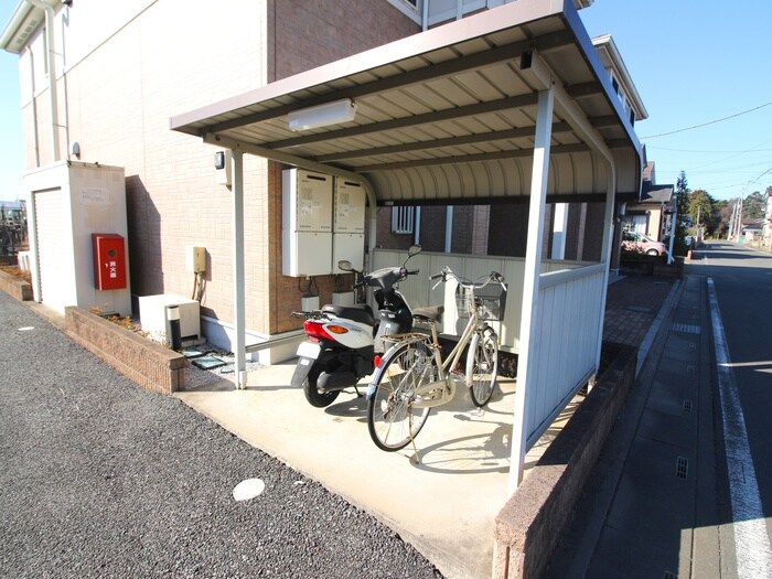 物件外観写真5　(駐輪場)