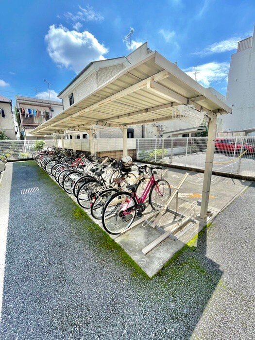 物件外観写真4　(駐輪場)