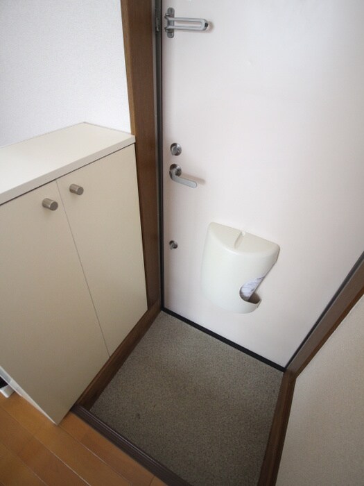 物件内観写真16　(玄関)