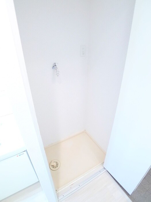 物件内観写真12　(洗濯機置場)