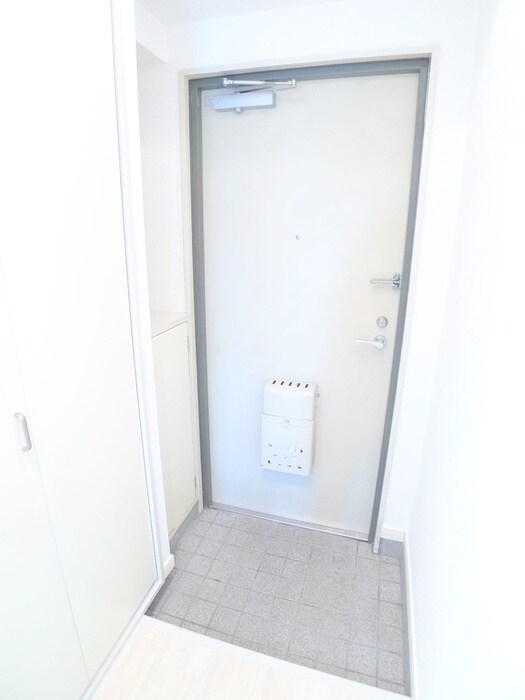 物件内観写真18　(玄関)