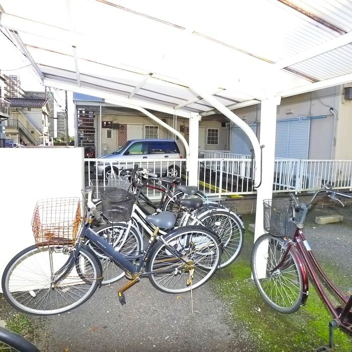 物件外観写真4　(駐輪場)