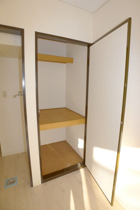 物件内観写真12　(収納)