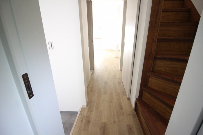 物件内観写真20　(廊下)