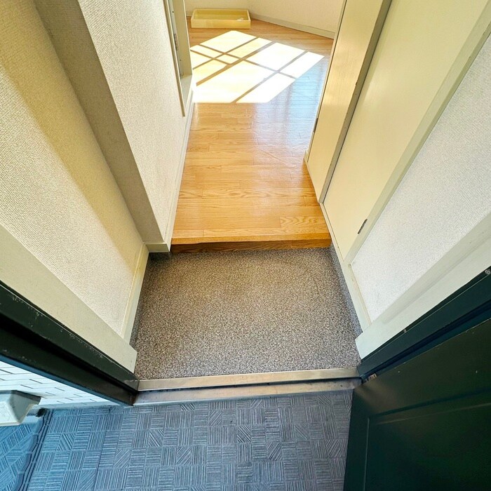 物件内観写真15　(玄関)