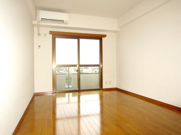 物件内観写真4　(居室)