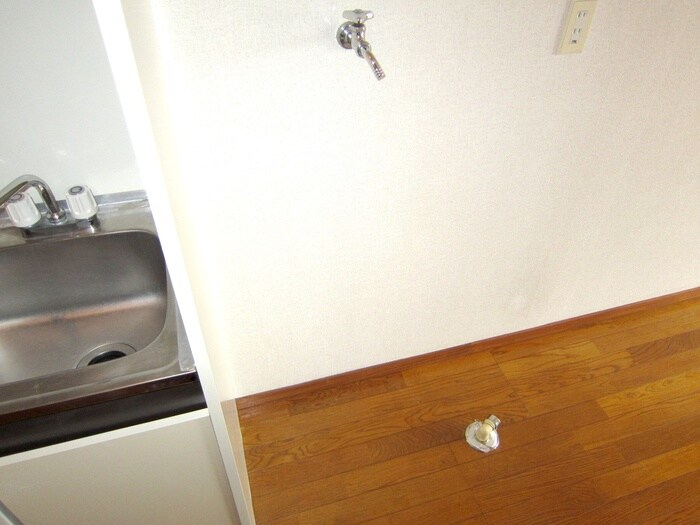 物件内観写真8　(洗濯機置場)