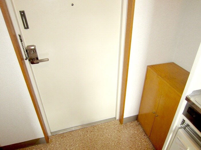 物件内観写真12　(玄関)