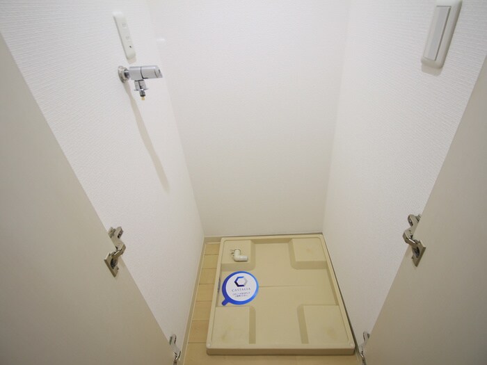 物件内観写真22　(洗濯機置場)