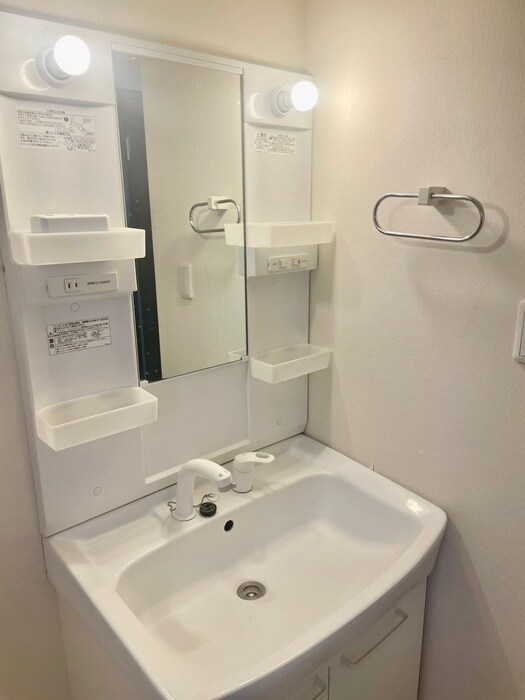 物件内観写真8　(洗面)