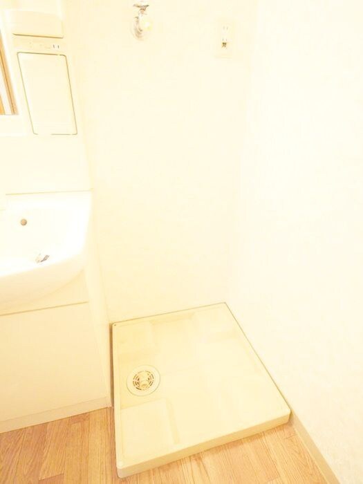 物件内観写真15　(洗濯機置場)