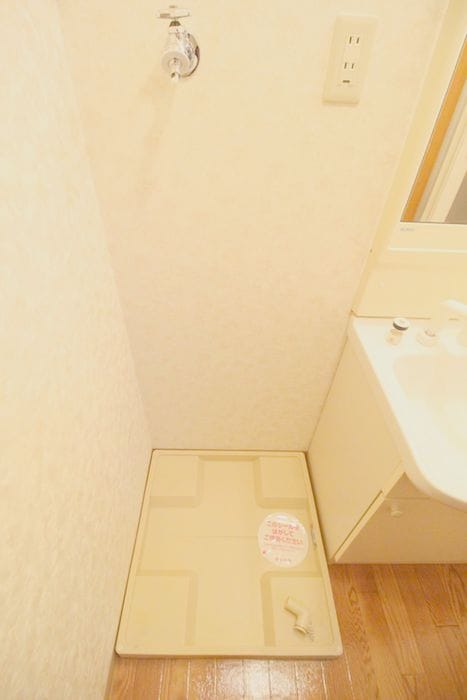 物件内観写真16　(洗濯機置場)