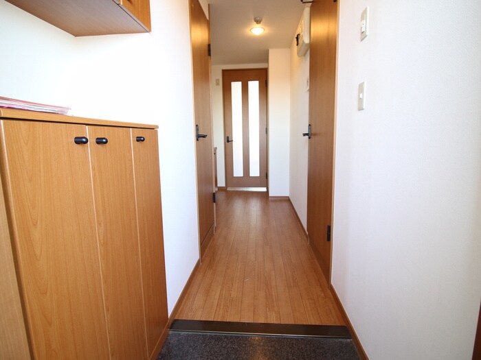 物件内観写真17　(玄関)