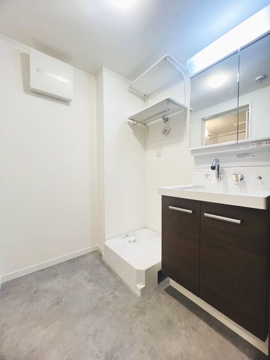 物件内観写真17　(洗濯機置場)