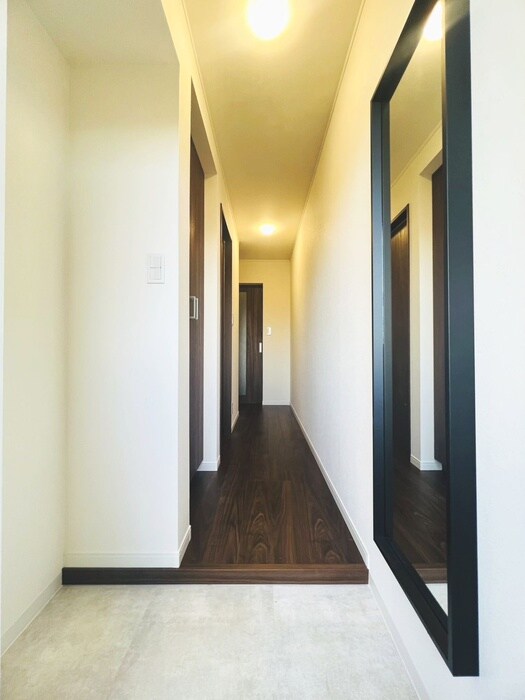 物件内観写真17　(廊下)