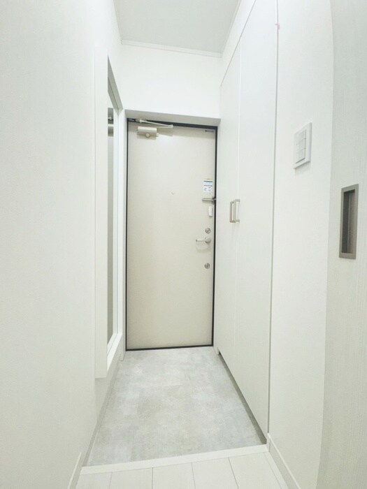 物件内観写真18　(玄関)