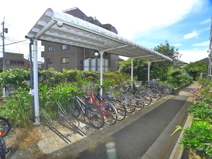 物件外観写真4　(駐輪場)