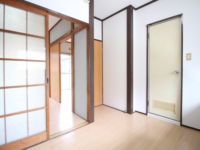 物件内観写真9　(居室)