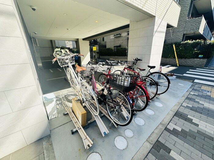 物件外観写真4　(駐輪場)