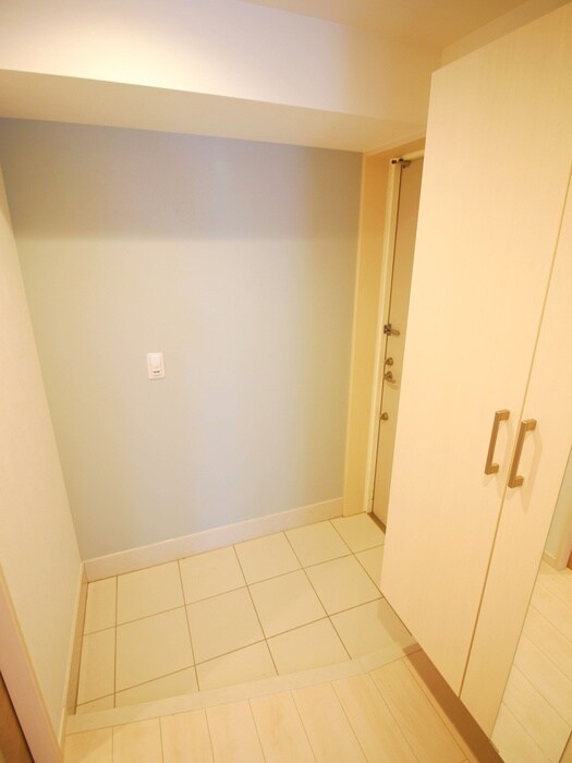 物件内観写真19　(玄関)