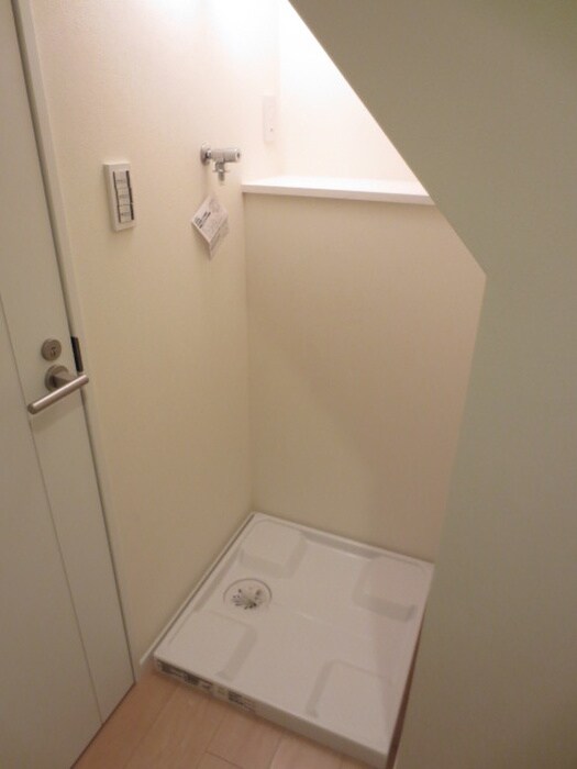 物件内観写真11　(洗濯機置場)