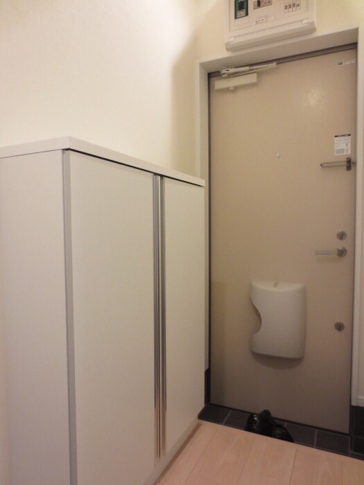 物件内観写真16　(玄関)