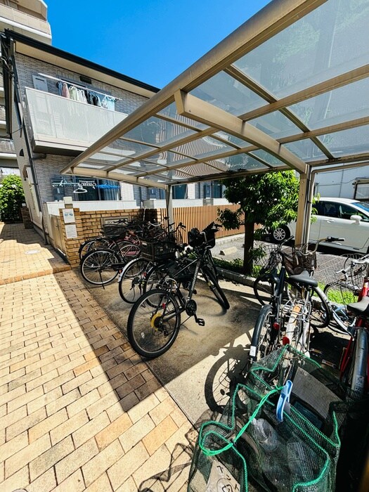 物件外観写真6　(駐輪場)