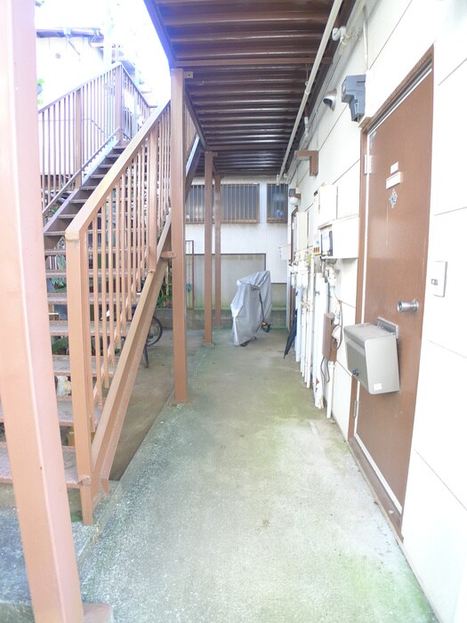 物件外観写真3　(エントランス部分)