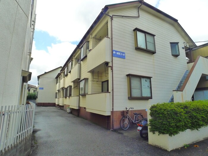 第二飯田コーポの物件外観写真
