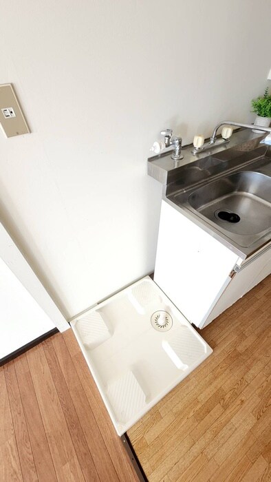 物件内観写真12　(洗濯機置場)