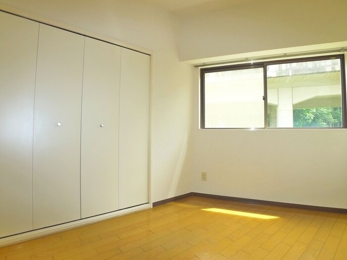 物件内観写真13　(居室)