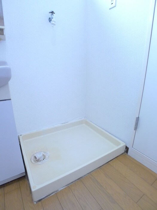 物件内観写真15　(洗濯機置場)