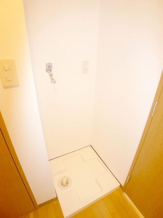 物件内観写真11　(洗濯機置場)