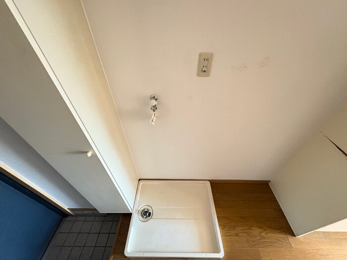 物件内観写真13　(洗濯機置場)