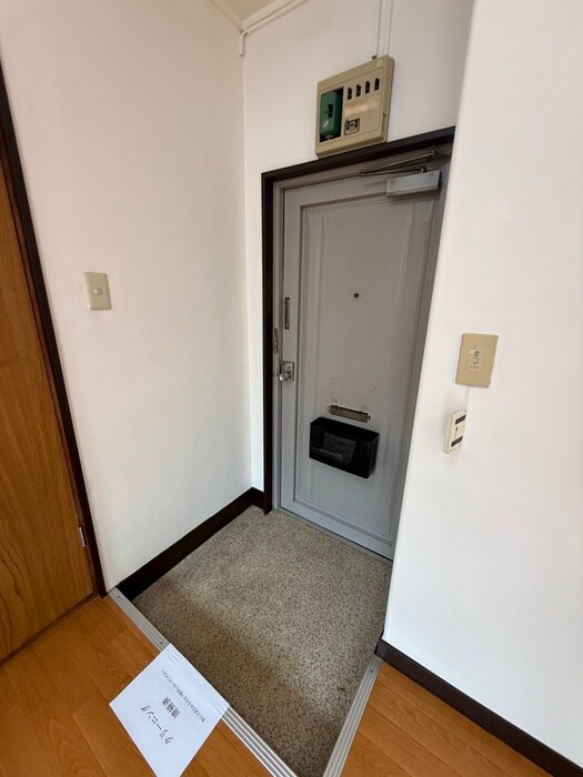 物件内観写真14　(玄関)