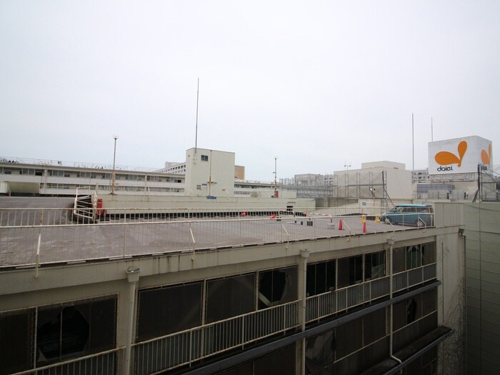 物件内観写真17　(室内からの展望)