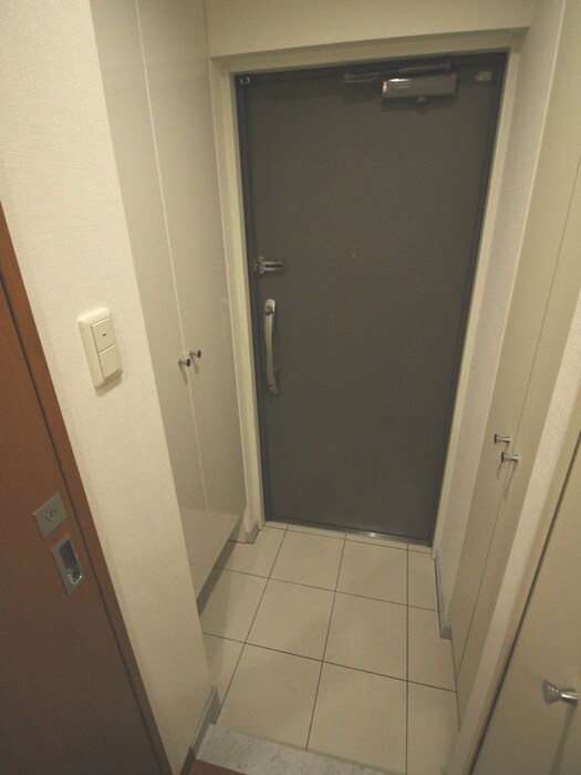 物件内観写真18　(玄関)