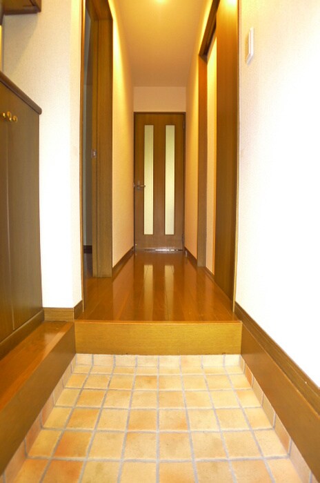 物件内観写真7　(玄関)