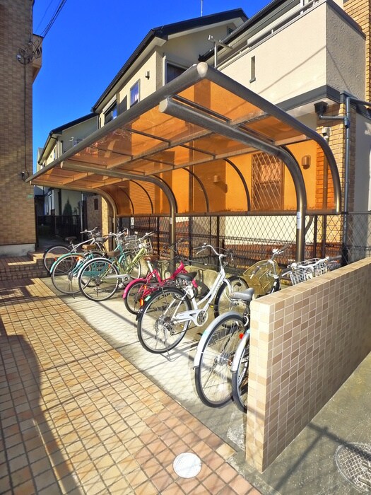 物件外観写真3　(駐輪場)