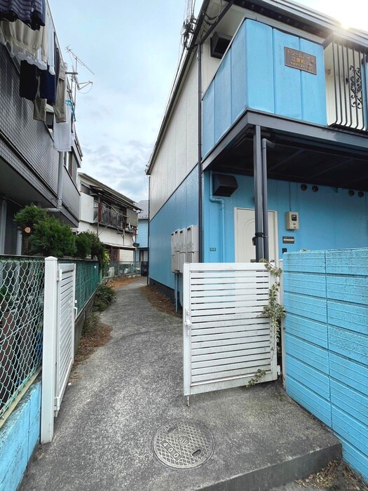 物件外観写真3　(エントランス部分)