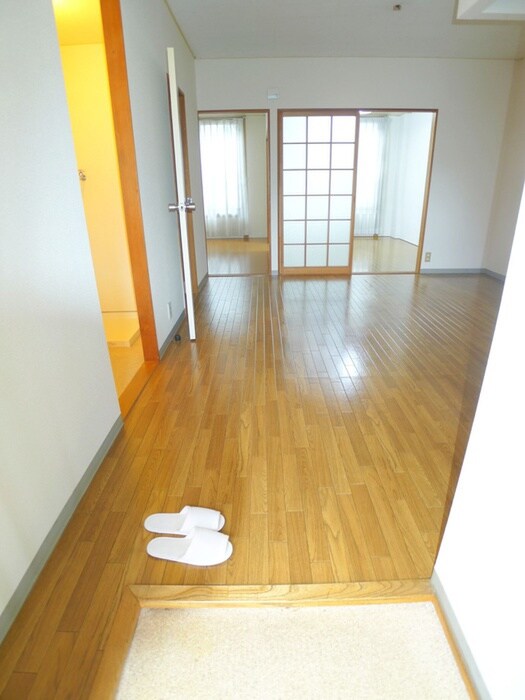 物件内観写真9　(玄関)