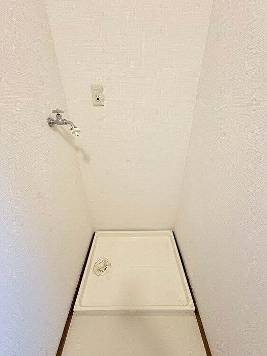 物件内観写真11　(洗濯機置場)