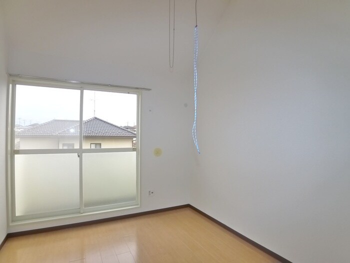 物件内観写真8　(室内からの展望)