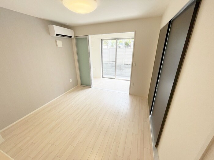 物件内観写真8　(居室)