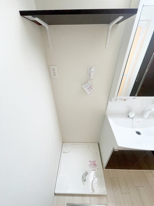 物件内観写真15　(洗濯機置場)