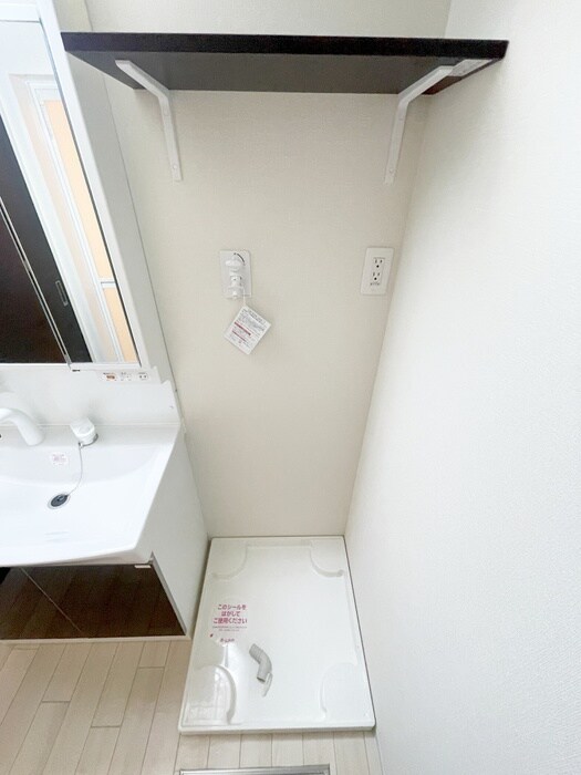 物件内観写真15　(洗濯機置場)