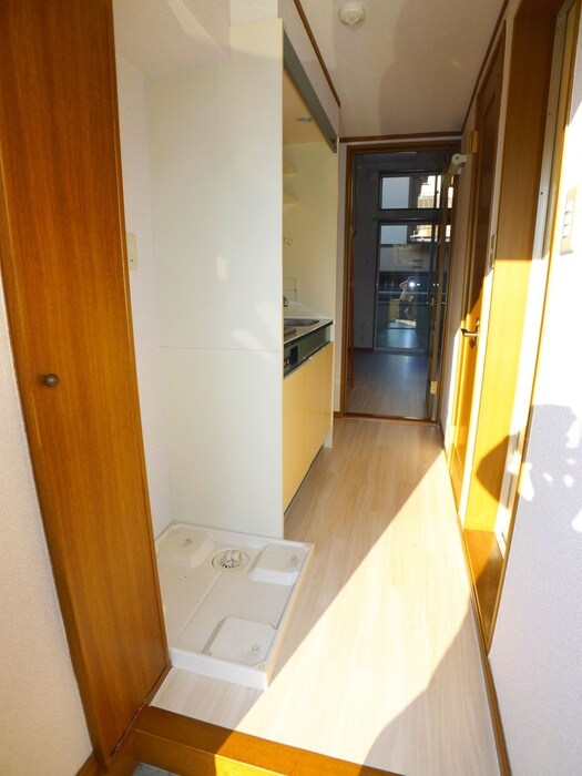 物件内観写真13　(玄関)